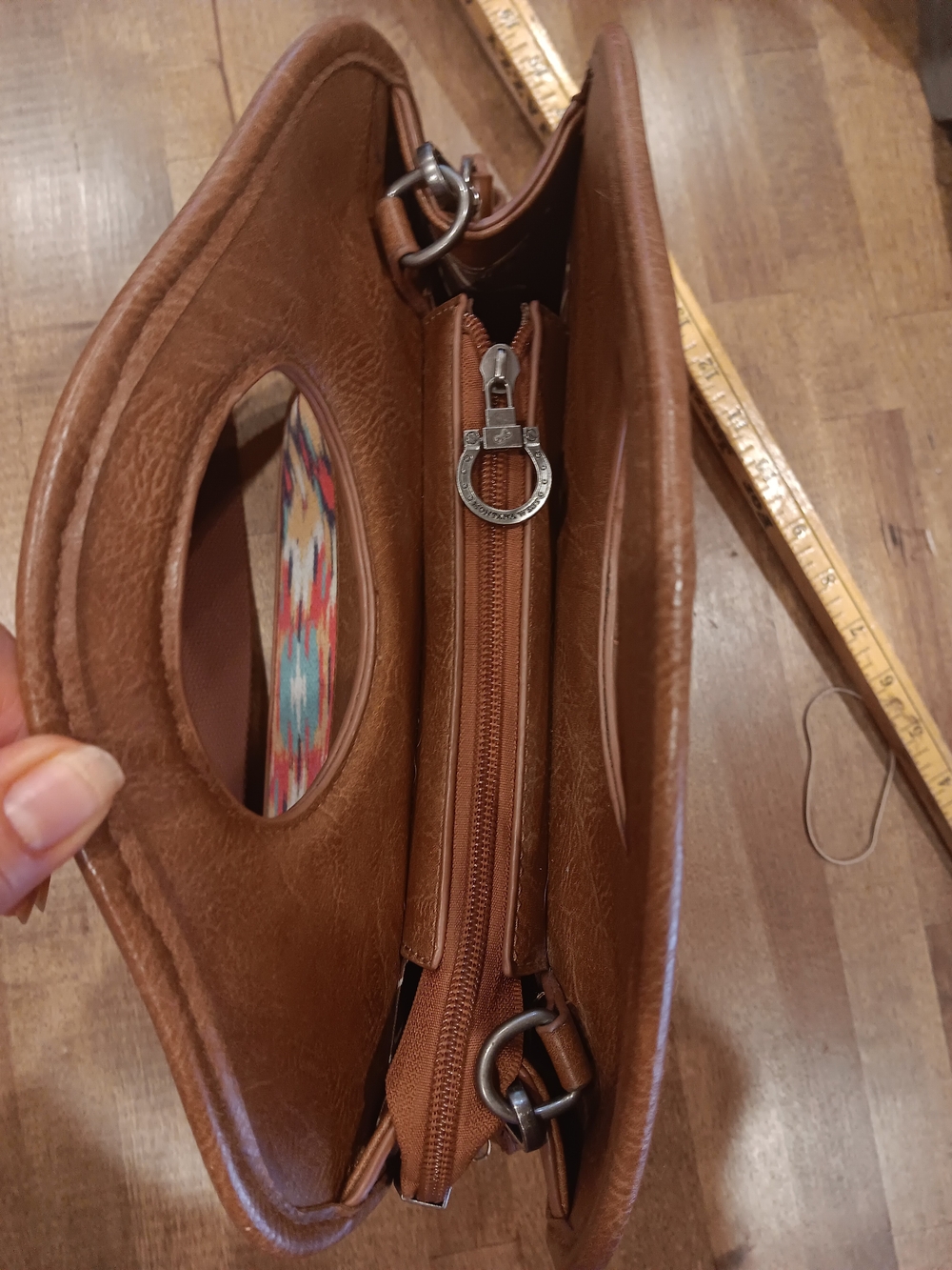 Montana West Southwestern Pattern Concealed Carry Shoulder Bag - Picture 3 of 13